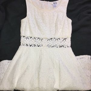 white daisy lace dress